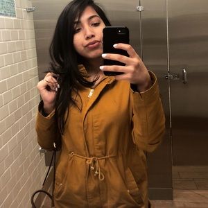 Meet your Posher, Caprice